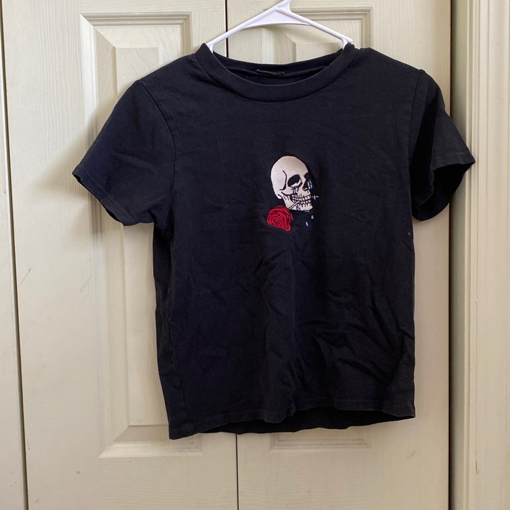 black skull crop top